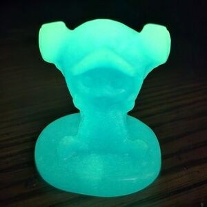 🦌 One Piece Tony Tony Chopper Glowing Carved Statue